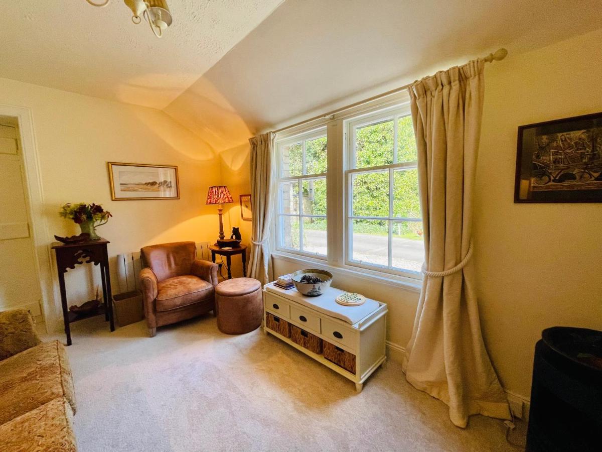 Carnell Country Estate & Holiday Cottages In Ayrshire Hurlford Экстерьер фото