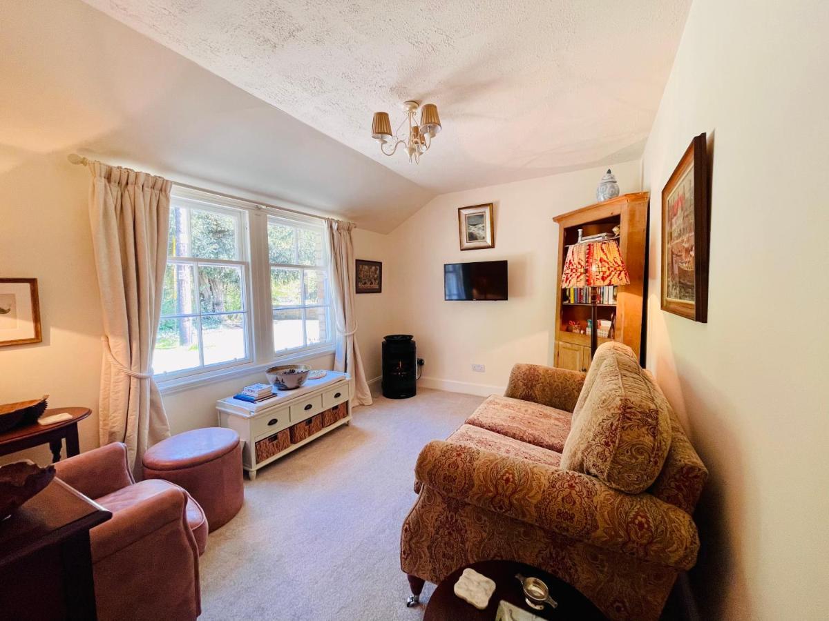 Carnell Country Estate & Holiday Cottages In Ayrshire Hurlford Экстерьер фото
