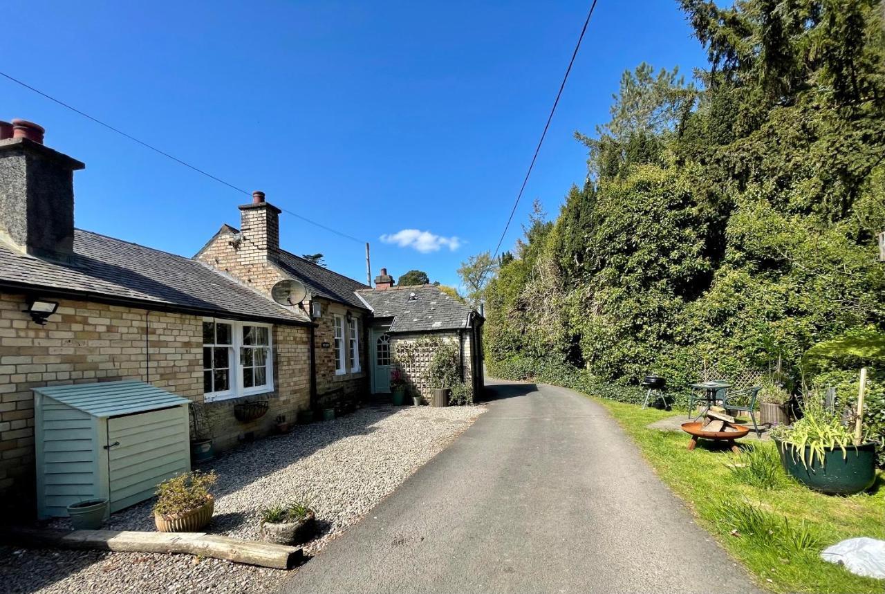 Carnell Country Estate & Holiday Cottages In Ayrshire Hurlford Экстерьер фото